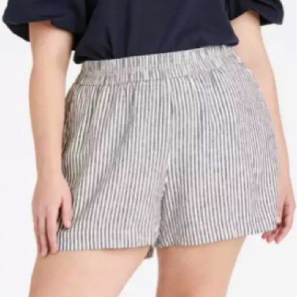 A New Day Women’s black and white pull on striped shorts size XXL New